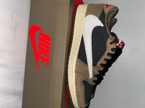 JORDAN AIR JORDAN 1 LOW Travis Scott photo review