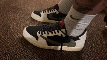 Travis Scott x Wmns Air Jordan 1 Low OG 'Olive' photo review