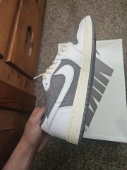 Air Jordan 1 Travis Scotts Air Jordan 1 Low Reverse Mocha photo review