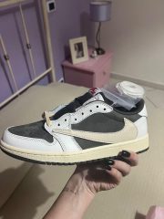 Air Jordan 1 Travis Scotts Air Jordan 1 Low Reverse Mocha photo review